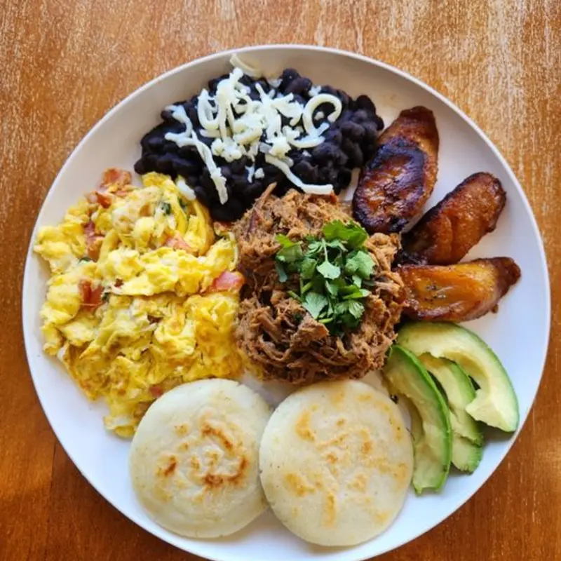 desayuno venzolano at New York al Toque - QUEENS 83-08 37th Avenue | Toast