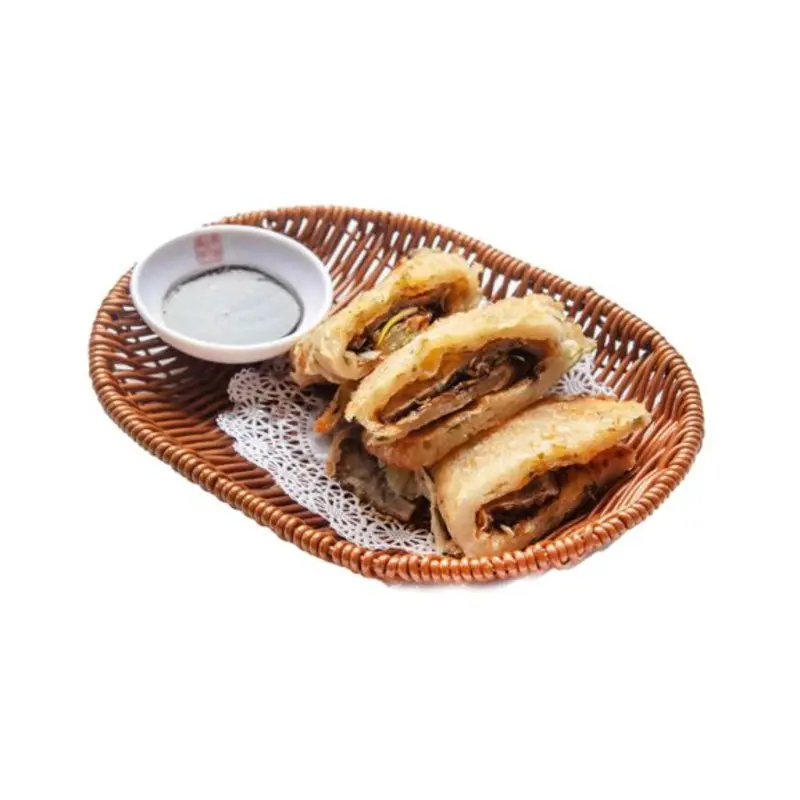 Scallion Pancake with Sliced Beef 蔥油餅夾牛肉