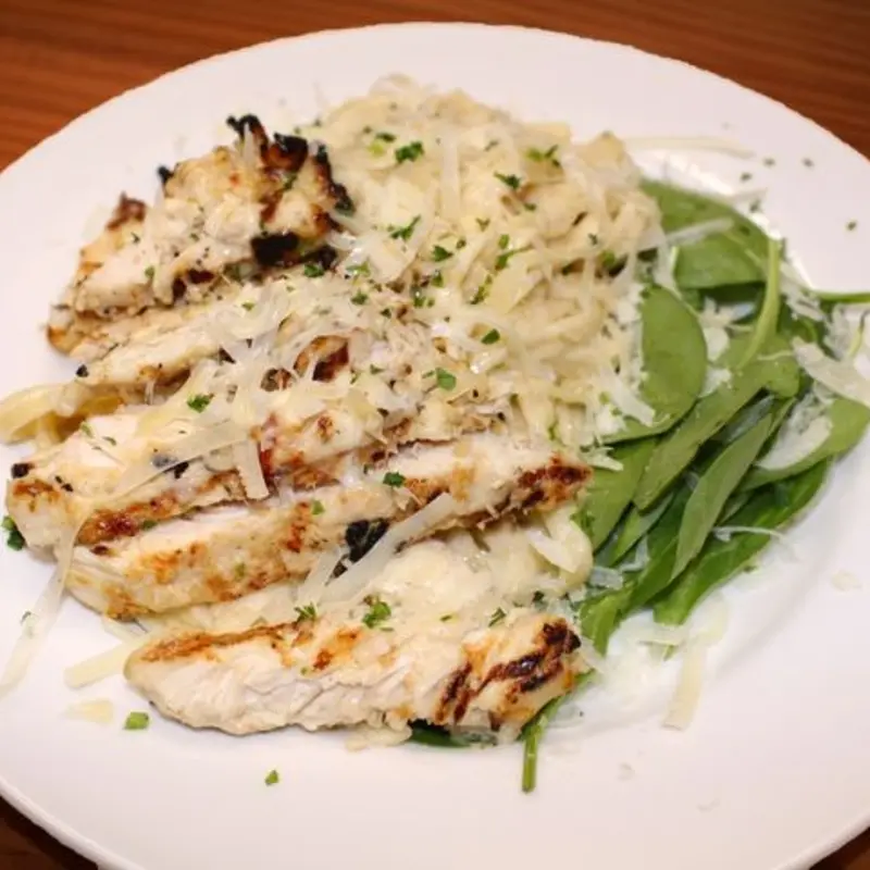 Chicken Alfredo at Stefano's Pizza Express