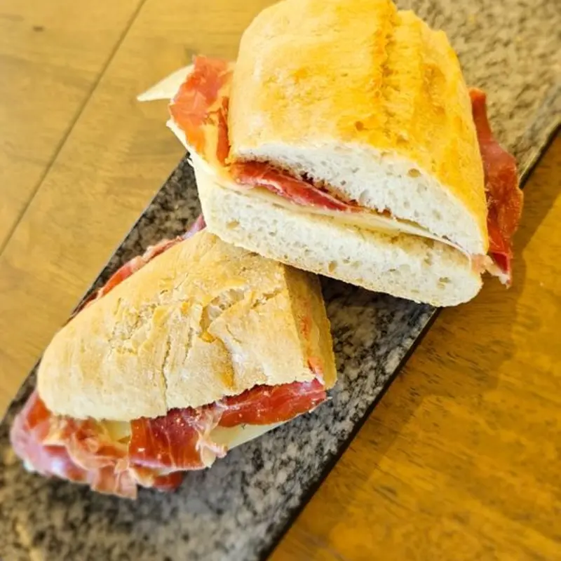 Sandwich 5J & Manchego