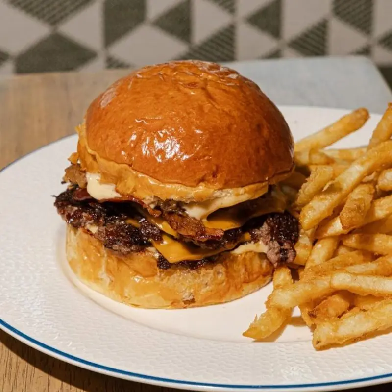 Smash Burger at CalaMillor Gourmet Experience | Toast