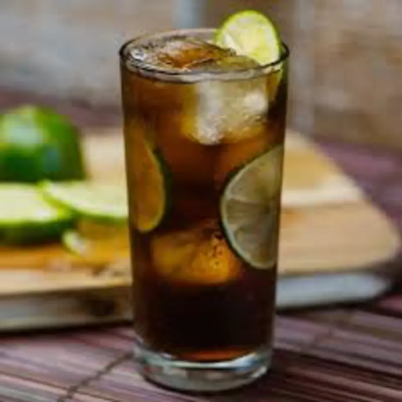 Cuba Libre (Rum + Coke)
