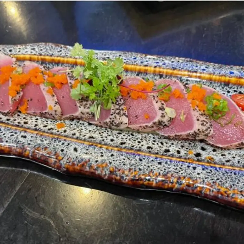 Black pepper tuna tataki
