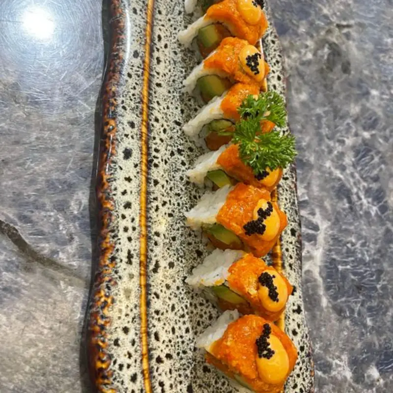 Spicy girl roll (uber) at Maiko