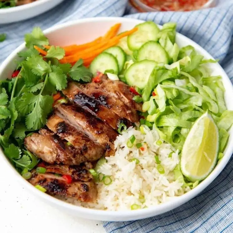 Lemongrass Chicken Bowl at Le Banh 36 Barnard Street