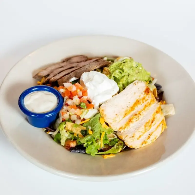 Fajita Combination Salad at El Fenix Irving