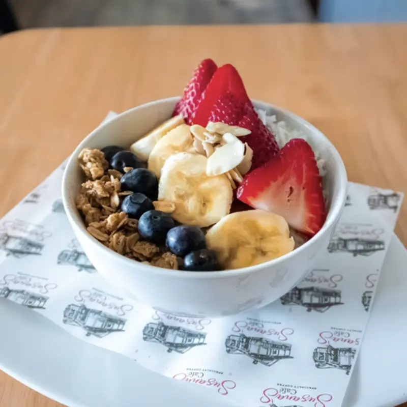 Oatmeal with Fruits at Susana's Cafe
