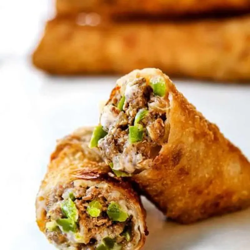 Cheesesteak Egg Roll -Lumpias de Carne Res con Queso