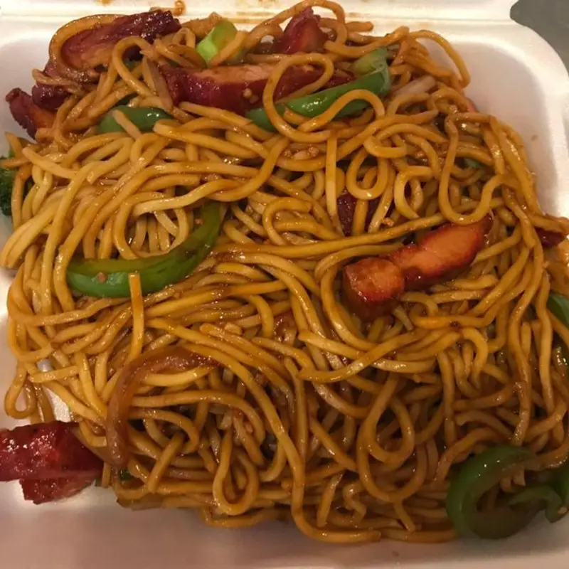 Pork Lo Mein - Tallarines de Cerdo at Chino Rico 1 - Chinese & Latin Fusion with Bubble Tea & Desserts 1315 N John Young Pkwy