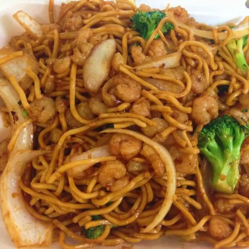 Shrimp Lo Mein - Tallarines de Camarones at Chino Rico 1 - Chinese & Latin Fusion with Bubble Tea & Desserts 1315 N John Young Pkwy