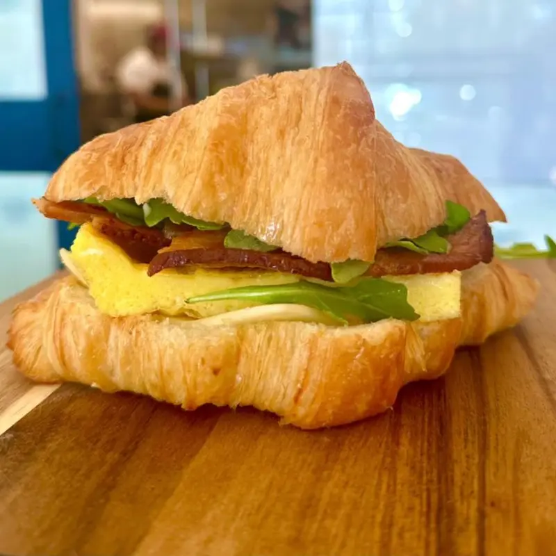 Benton's Bacon, Egg & Cheese