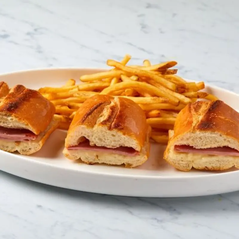 SANDWICH DE JAMON CON QUESO