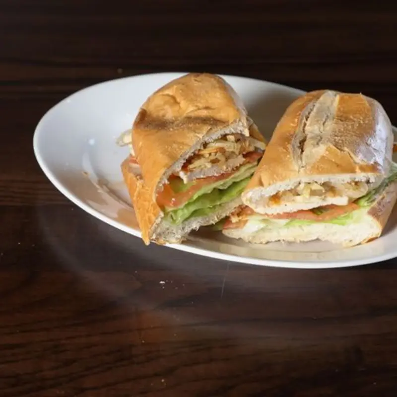 SANDWICH DE POLLO at MR. SABOR