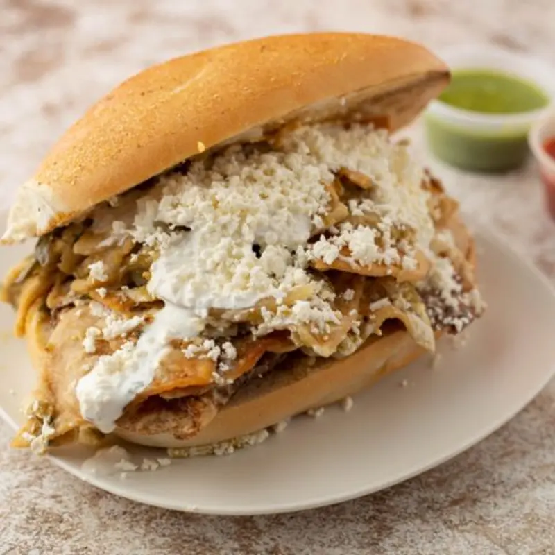 Sandwich de Chilaquiles