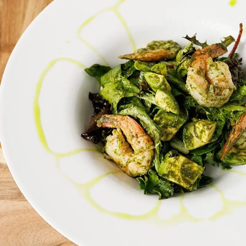Salad with Shrimp, Avocado and Pesto sauce