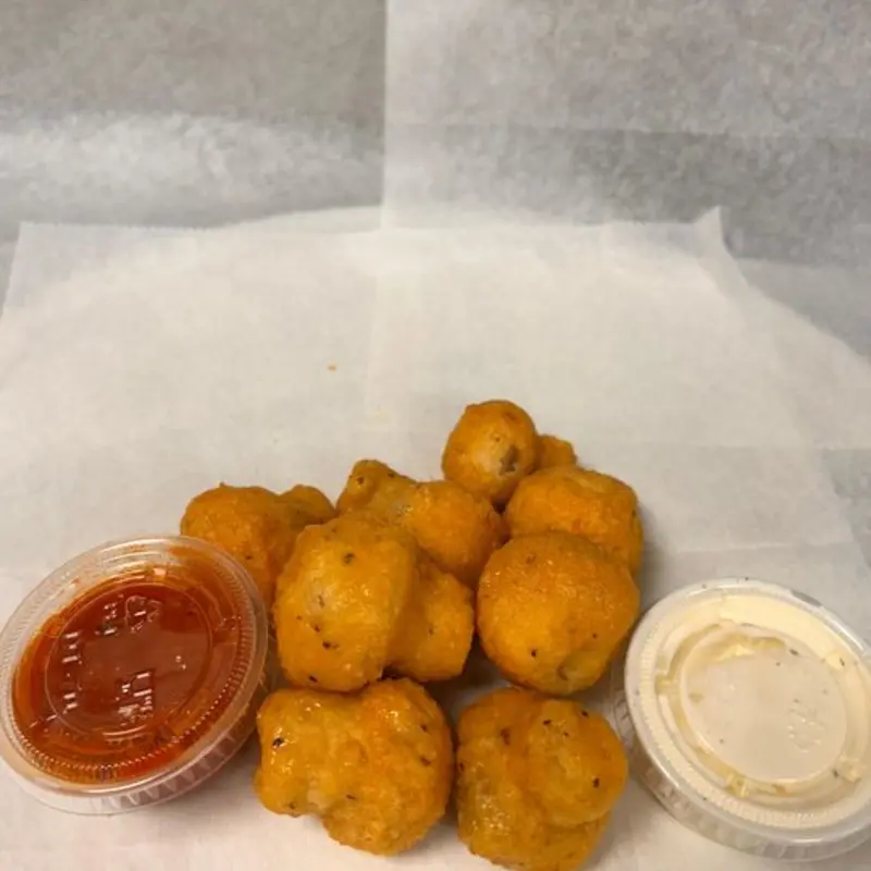 Fried Mushrooms (8 Piece) at Luna Pizza