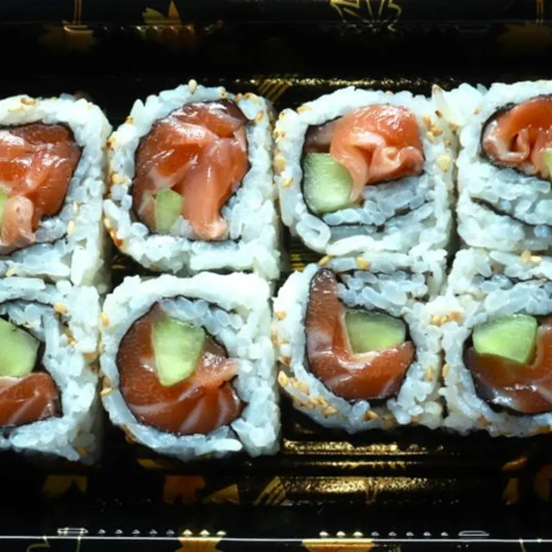 Spicy salmon Roll