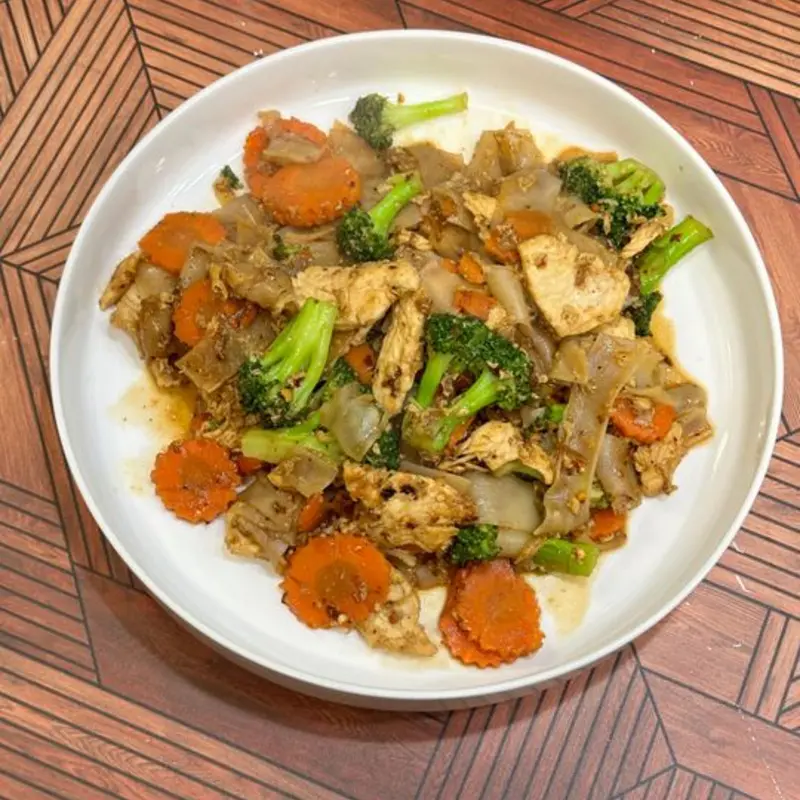 Pad See Ew at Royyim Thai Cuisine.
