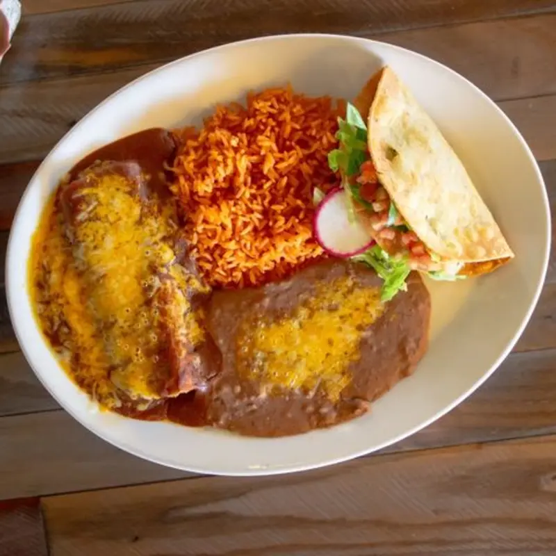 Pick 2 Plate at Isabel's Amor 07 - Isabel's Amor