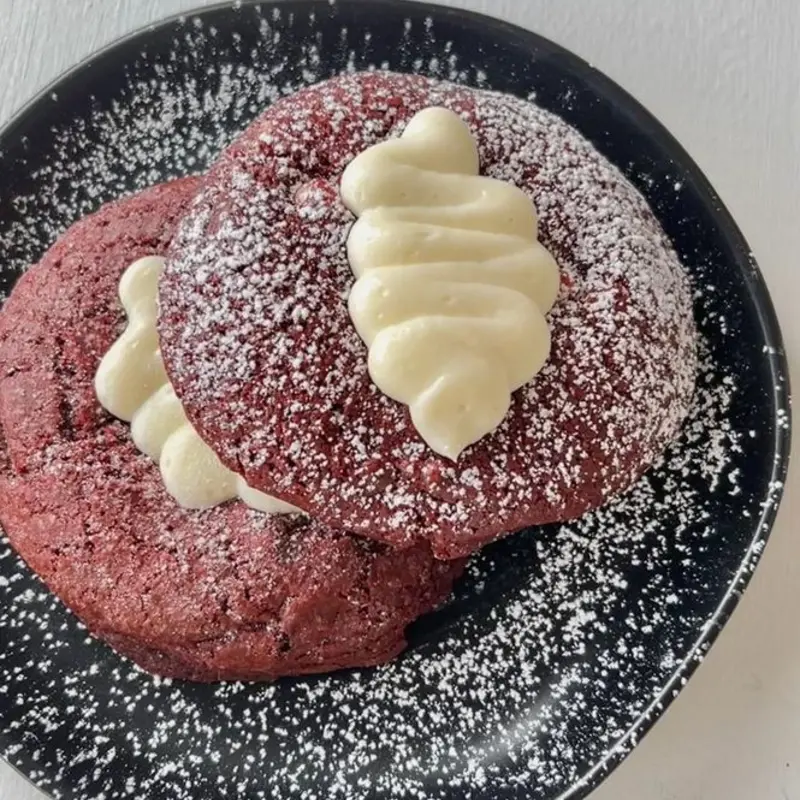 Creamy Red Velvet Cookie