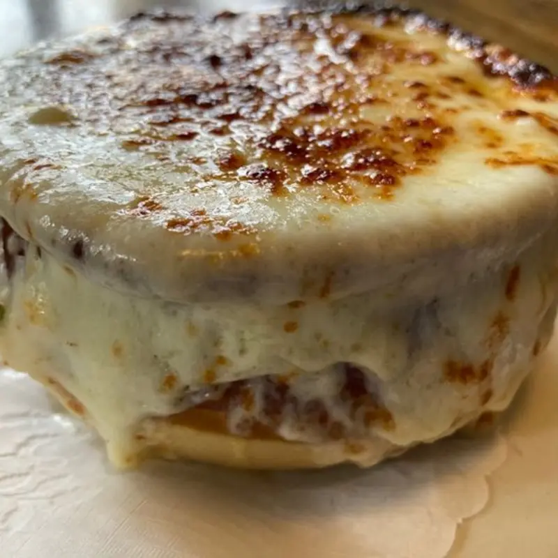 French Onion Soup au Gratin * at Riverdale Steak House