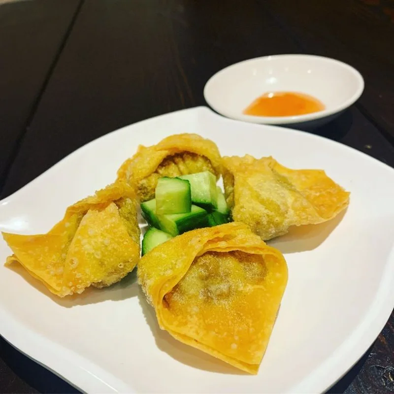 Fried Curry Beef with Onion Dumplings 4pcs 香酥咖喱牛肉饺