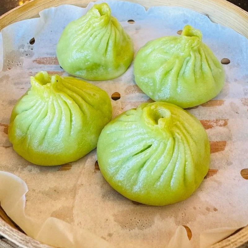 Shrimp Soup Dumplings 4pcs 虾仁小笼包